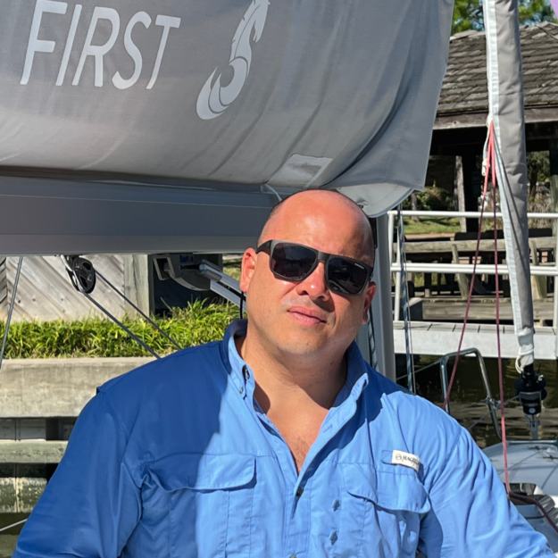 Lake Texoma, Lake Travis, Fish Trap Lake, Lake Cliff, Mountain Creek Lake, Bachman Lake, Lake Ray Hubbard, Yacht Sales, Powerboats, Sailboats, For Sale